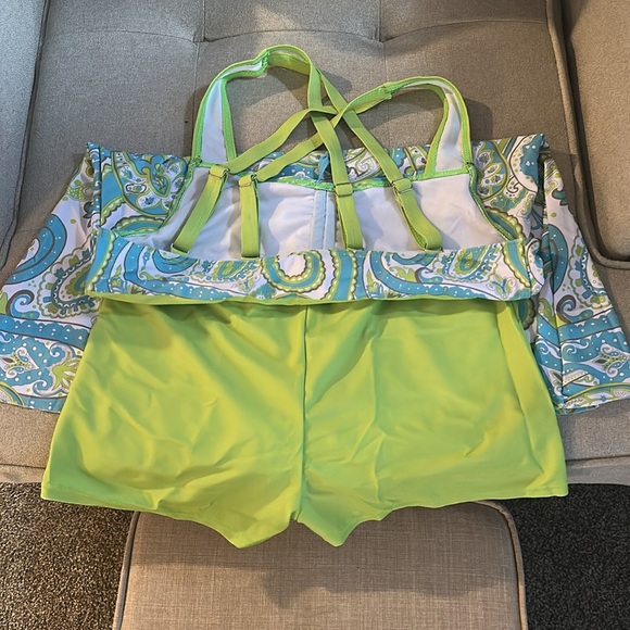 Women’s beautiful bathing suit Brand new vibrant colors XL and one 3xl - Picture 7 of 8